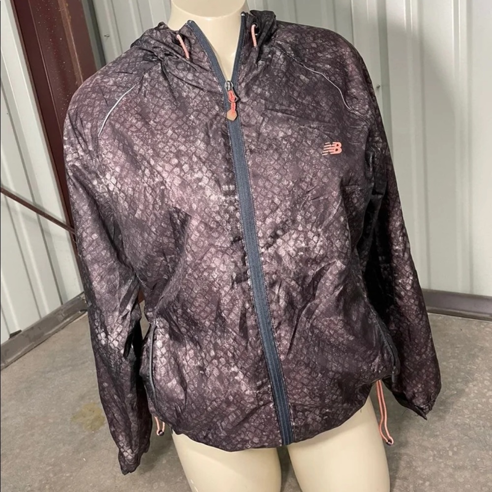 New balance wind breaker*